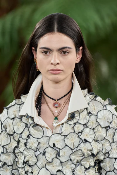 Look 52